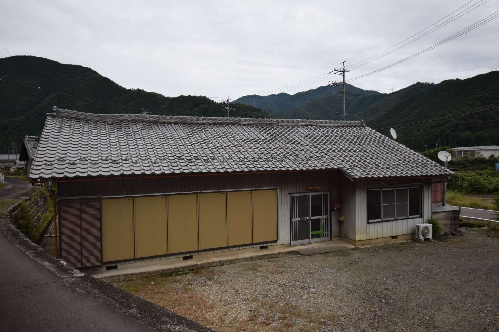 乙狩 中古戸建住宅（屋根）