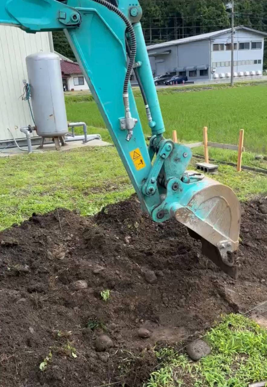 ユンボを使って基礎掘削工事👷‍♂️開始！！#shorts