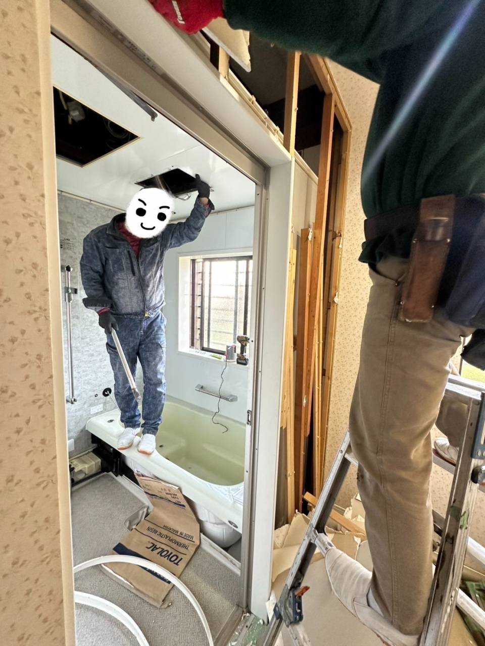 ユニットバス解体工事中👷